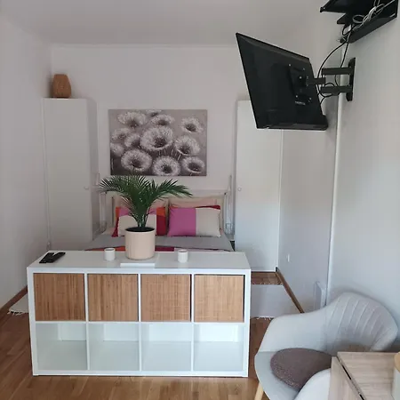 Siesta Apartment *